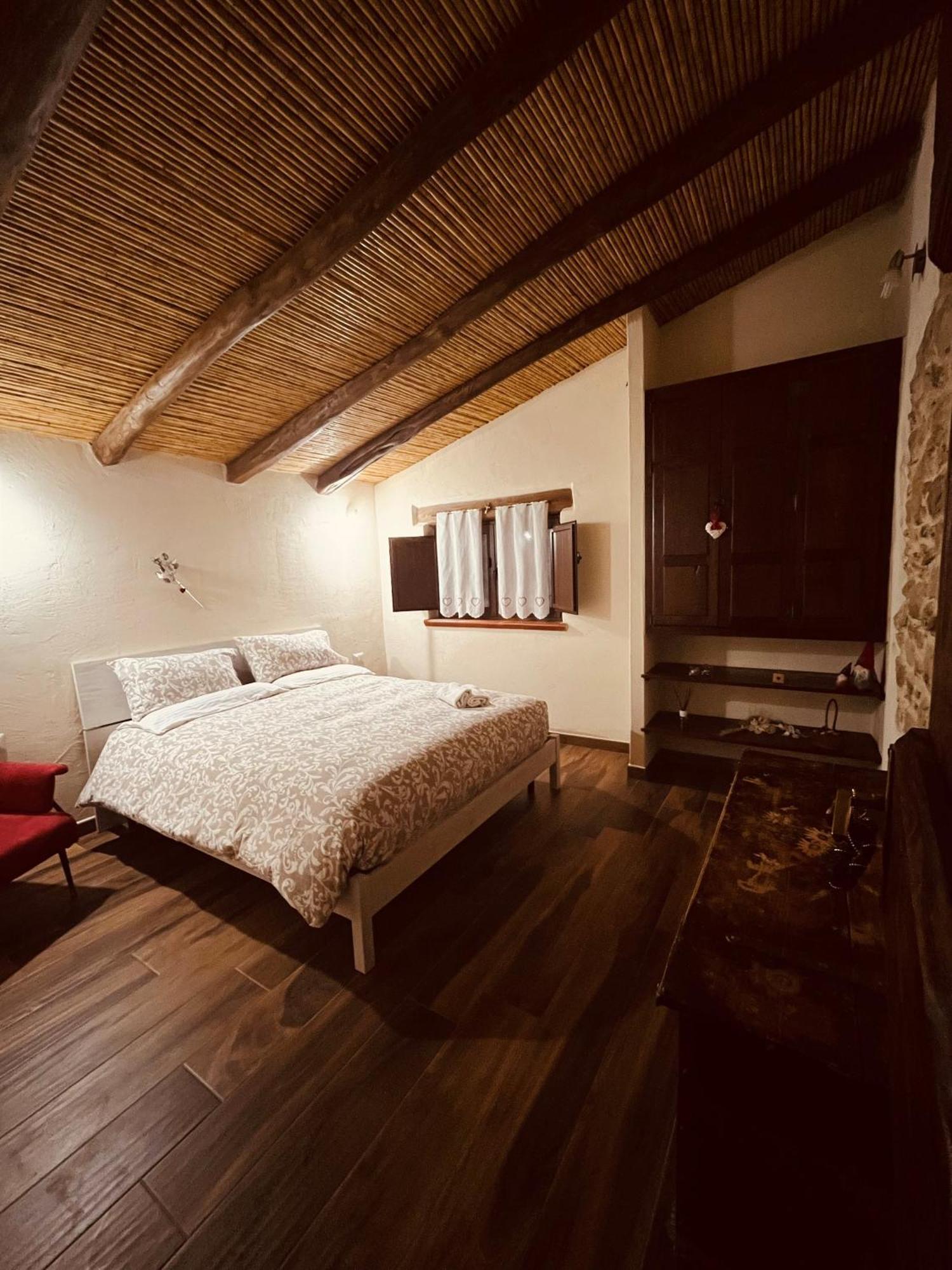 Ovostolai Cottage Fonni Ngoại thất bức ảnh