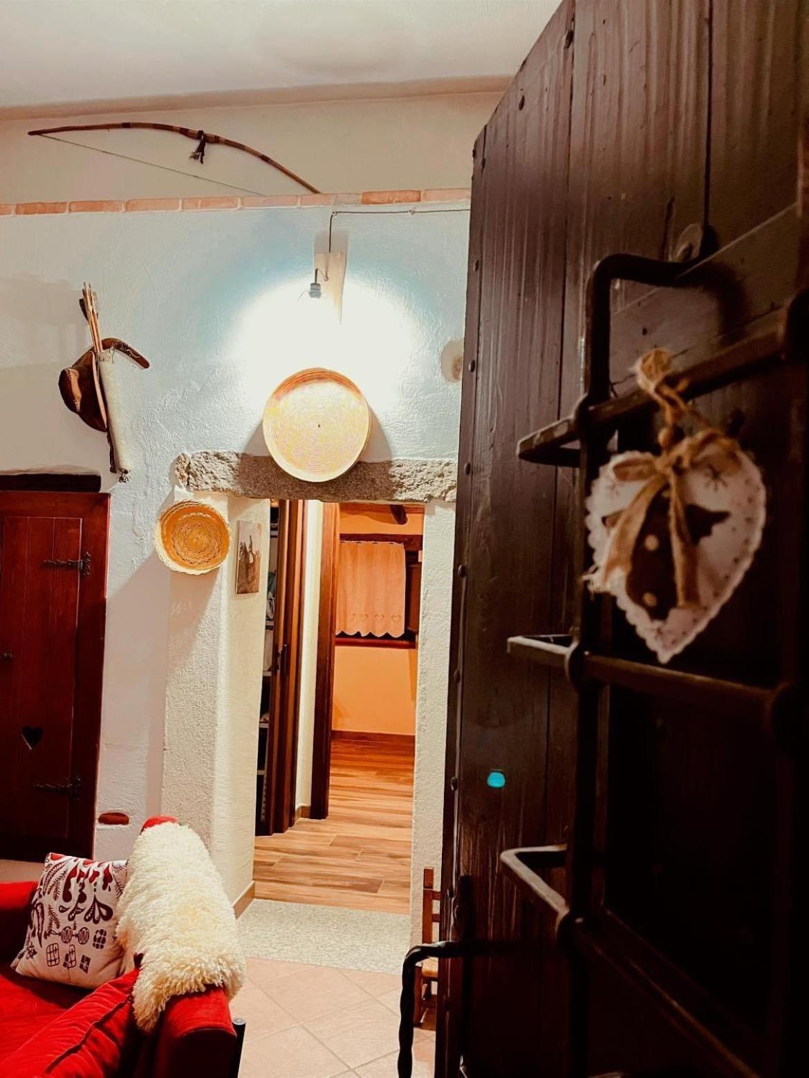 Ovostolai Cottage Fonni Ngoại thất bức ảnh