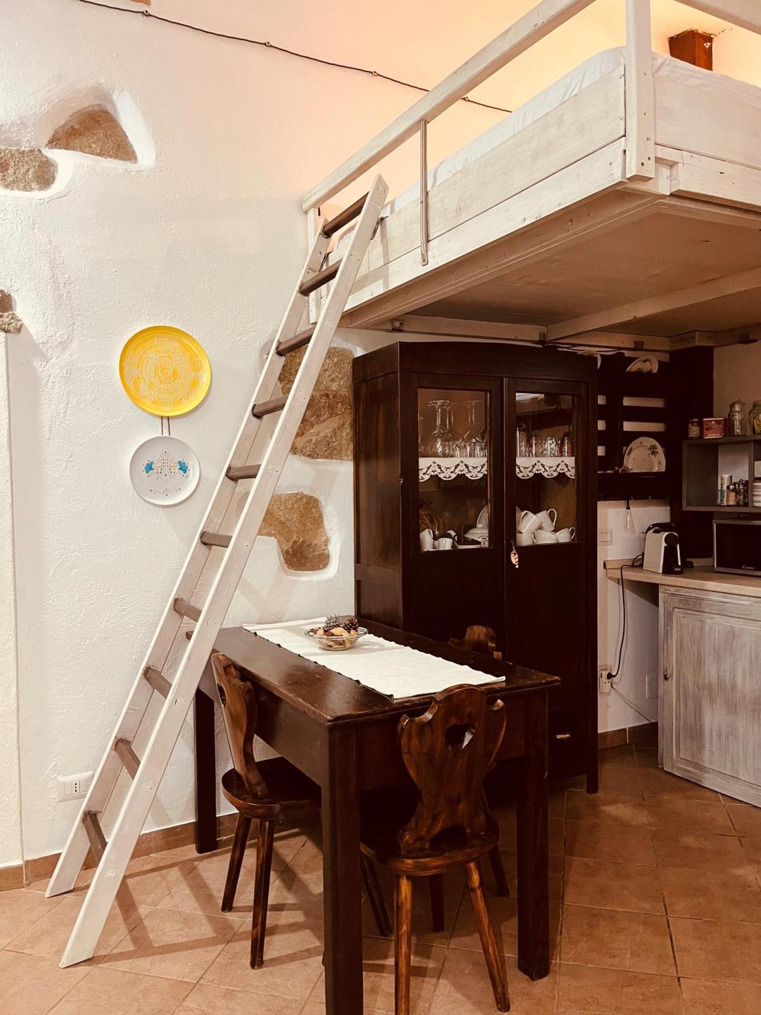 Ovostolai Cottage Fonni Ngoại thất bức ảnh
