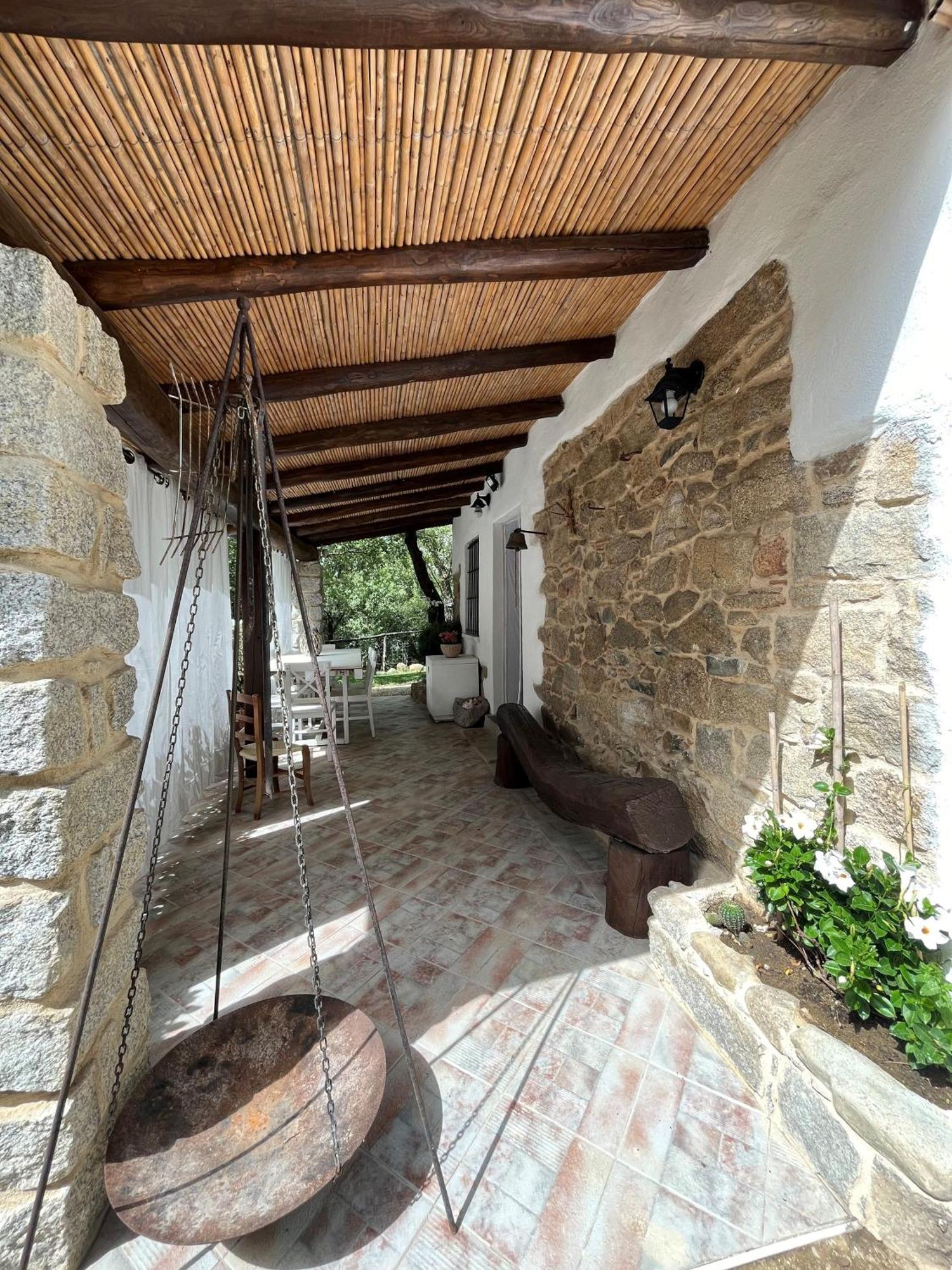 Ovostolai Cottage Fonni Ngoại thất bức ảnh