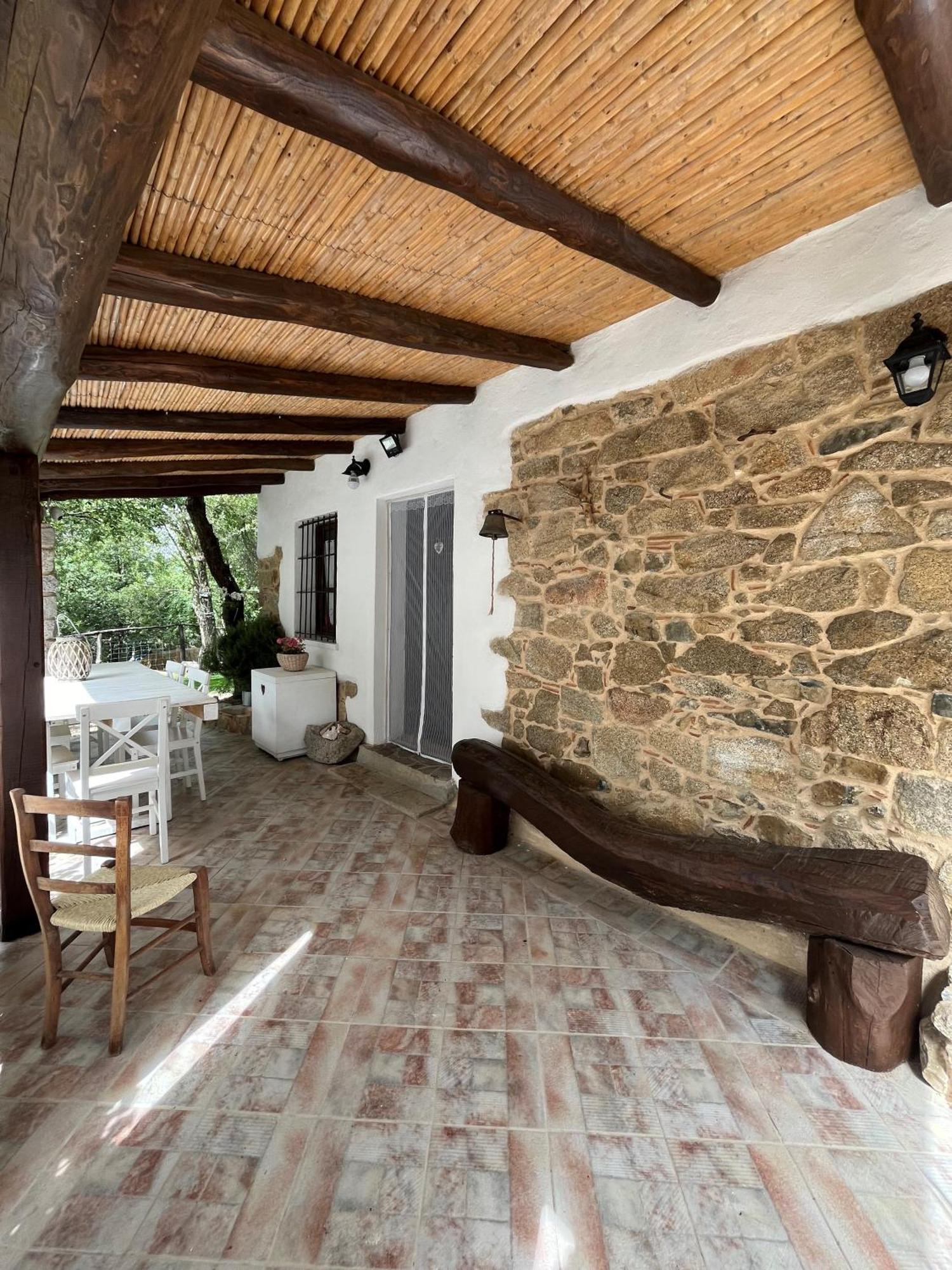 Ovostolai Cottage Fonni Ngoại thất bức ảnh